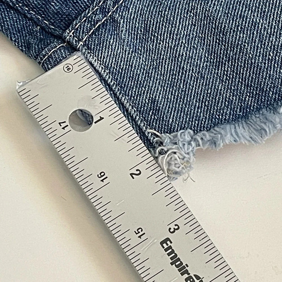 NWT BP Shorts Blue Denim High Rise Distressed Raw Fringe Hem Size 26 Button Fly - Picture 9 of 11